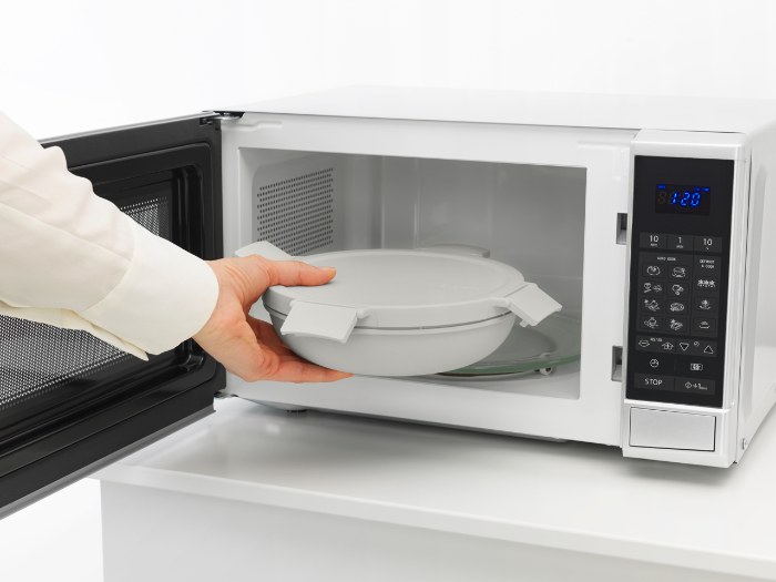 Miska na sałatkę Make & Take Brabantia  – szczelna, pojemna 1 L, do mikrofalówki, zamrażarki i zmywarki, idealna do pracy i szkoły, kolor: szary