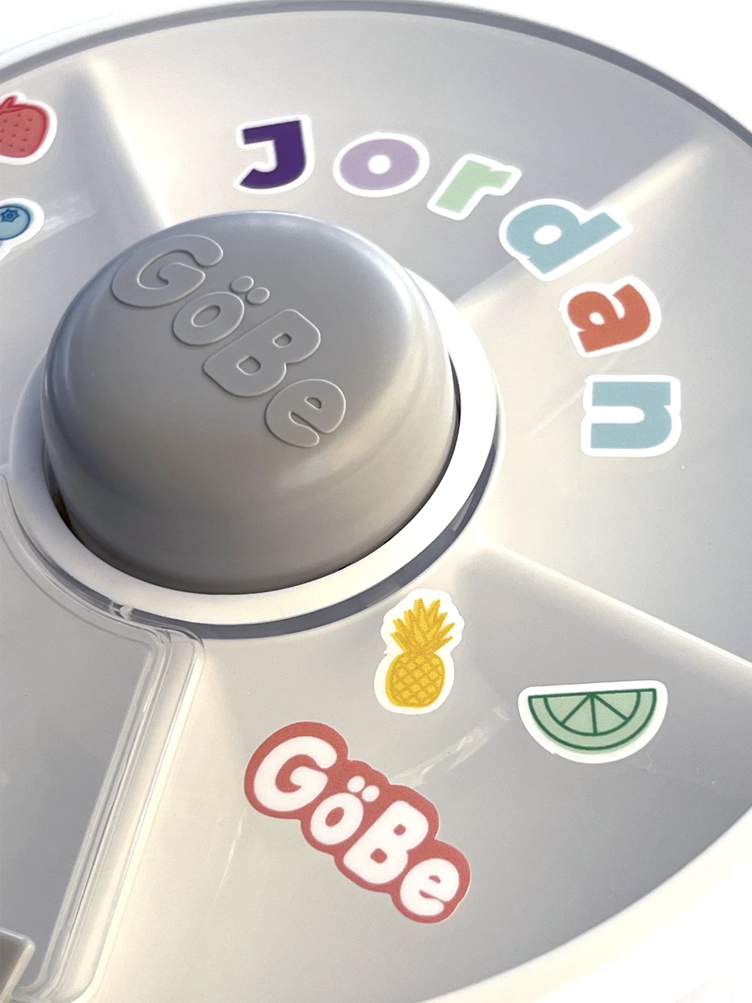 Arkusz naklejek GOBE do oznaczania i dekorowania lunchboxa, wodoodporny, z literami i motywami jedzenia