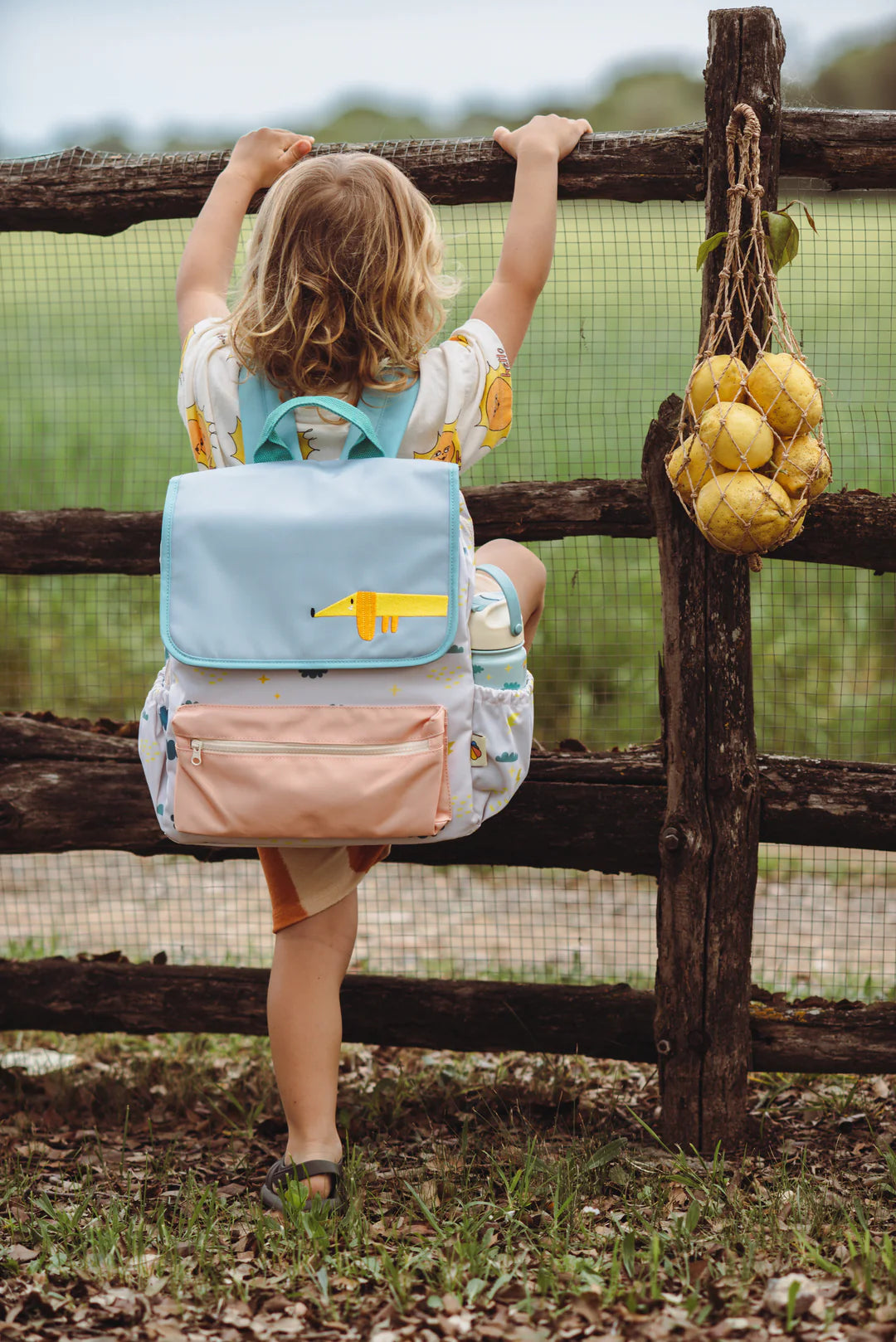 Plecak The Cotton Cloud – lekki, pojemny, z regulowanymi szelkami i kieszenią na bidon, idealny do przedszkola i szkoły, wzór: pies