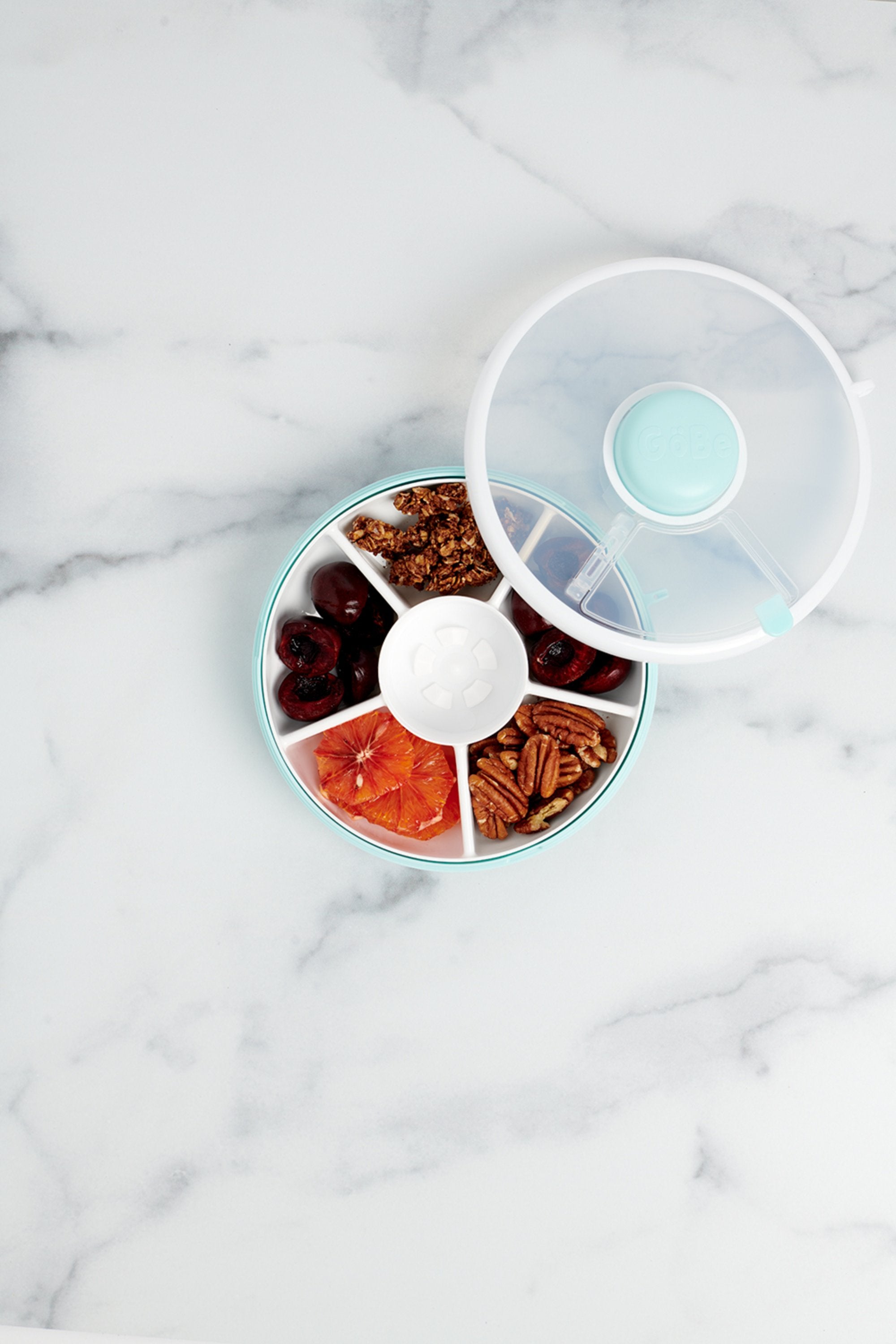 GoBe Snack Spinner – pojemnik na przekąski, interaktywny, szczelny i łatwy w obsłudze, kolor: macaron blue