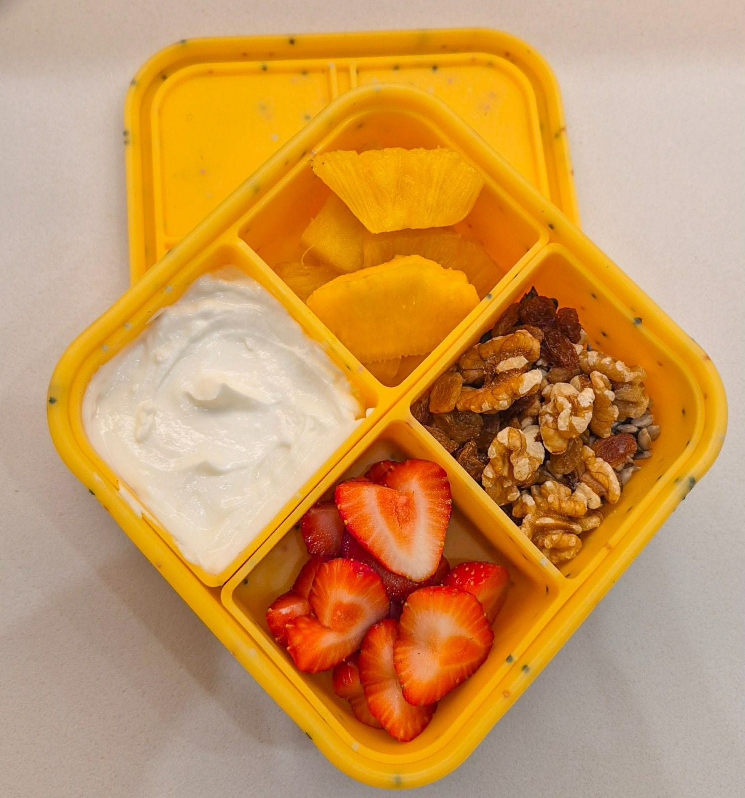 ABC Lunchies Mango Pop – szczelny silikonowy bento box dziecięcy wolny od BPA