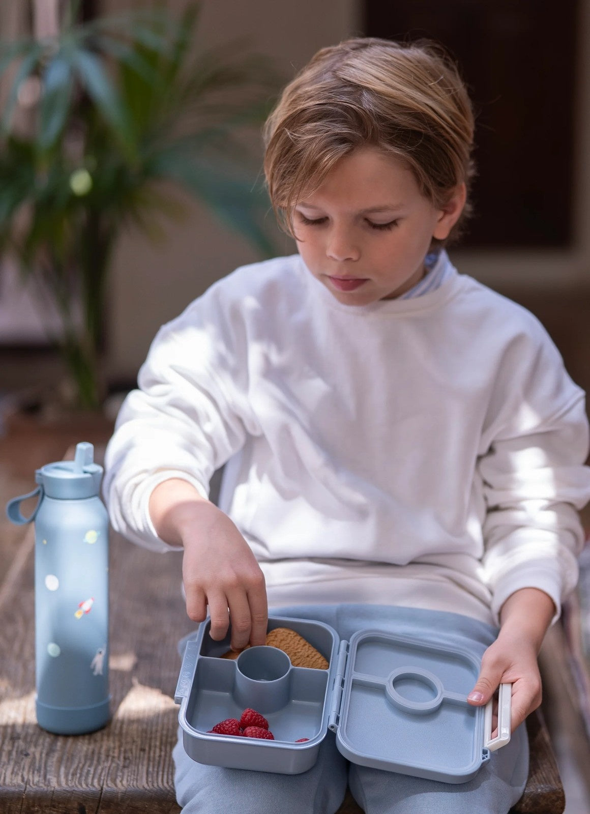 Citron Snack Box Vehicles tritanowy niebieski pojemnik na przekąski - 3 przegródki, szczelny, łączony silikon, bez BPA, wzór: kosmos