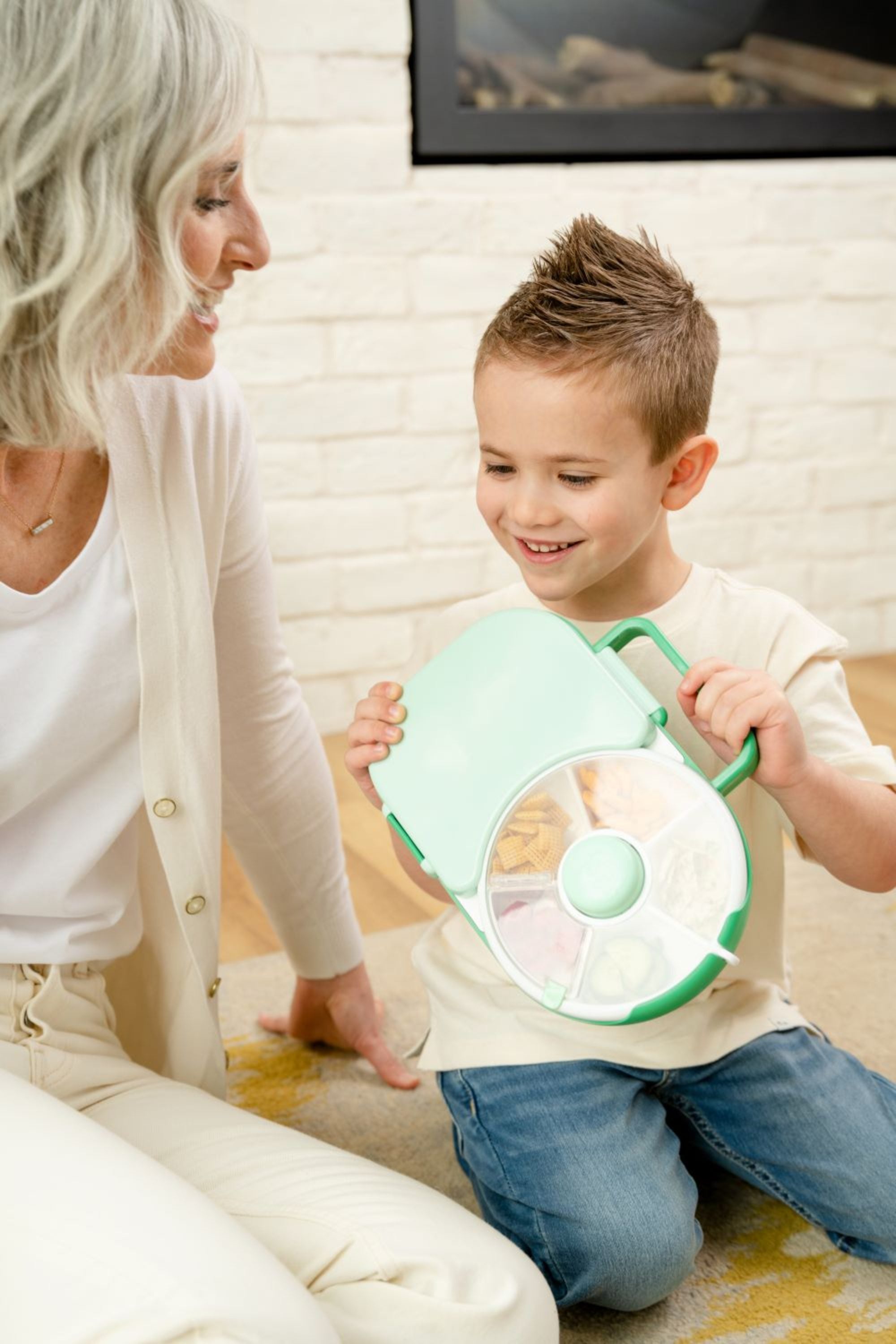 Śniadaniówka GoBe 2w1 – lunchbox i pojemnik na przekąski dla dzieci, interaktywny, do szkoły i przedszkola, kolor: sage green