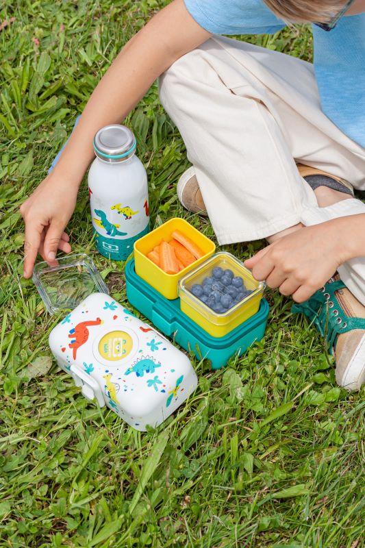 Monbento Tresor Dino – lunchbox dla dzieci z 3 pojemnikami. Lekki, szczelny i łatwy w otwieraniu. Idealny do szkoły, na wycieczkę i piknik, wzór: dinozaury