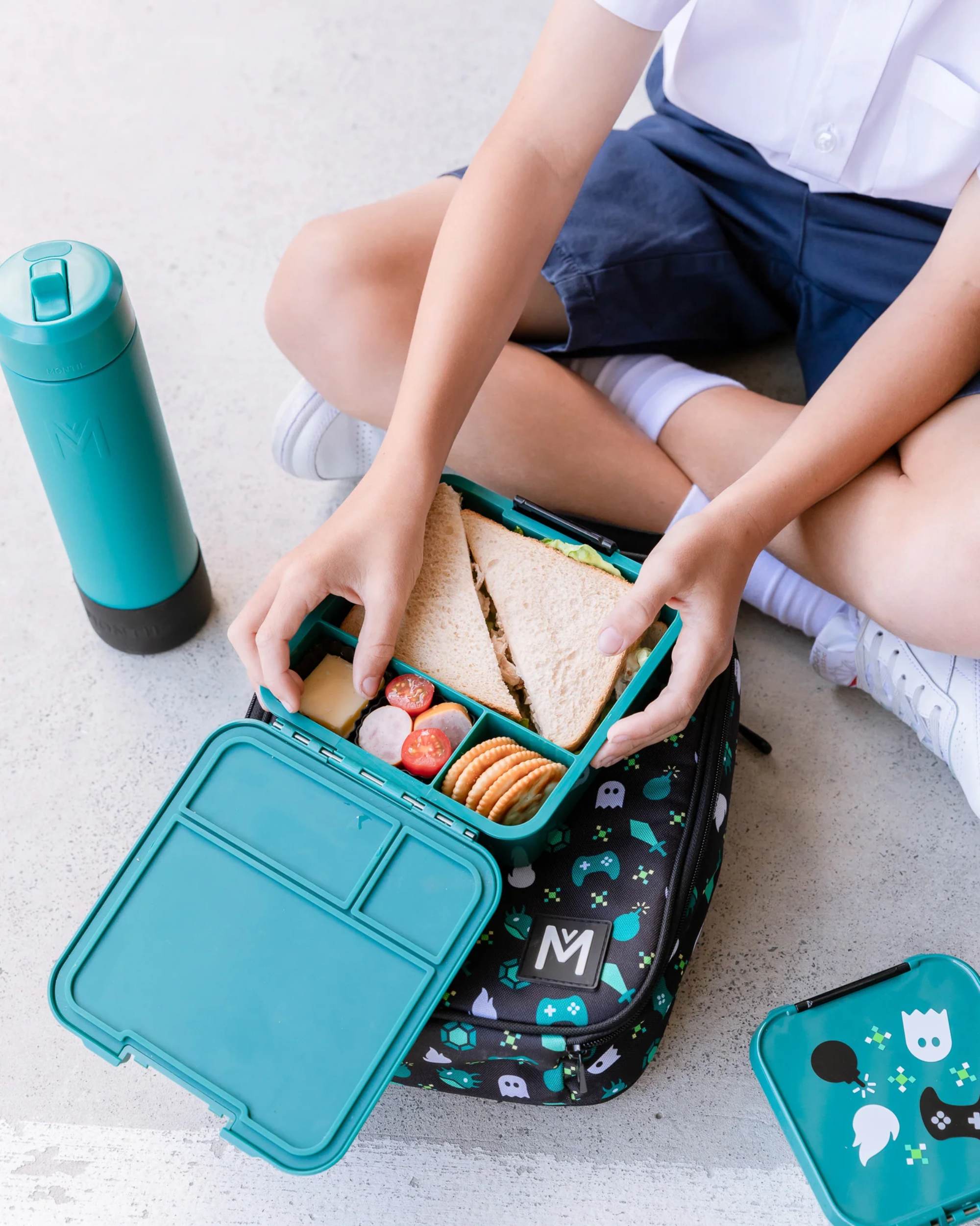 LunchBox MontiiCo Game On – 3 przegrody, szczelny, lekki i idealny na śniadanie do szkoły lub przedszkola, wzór: gry