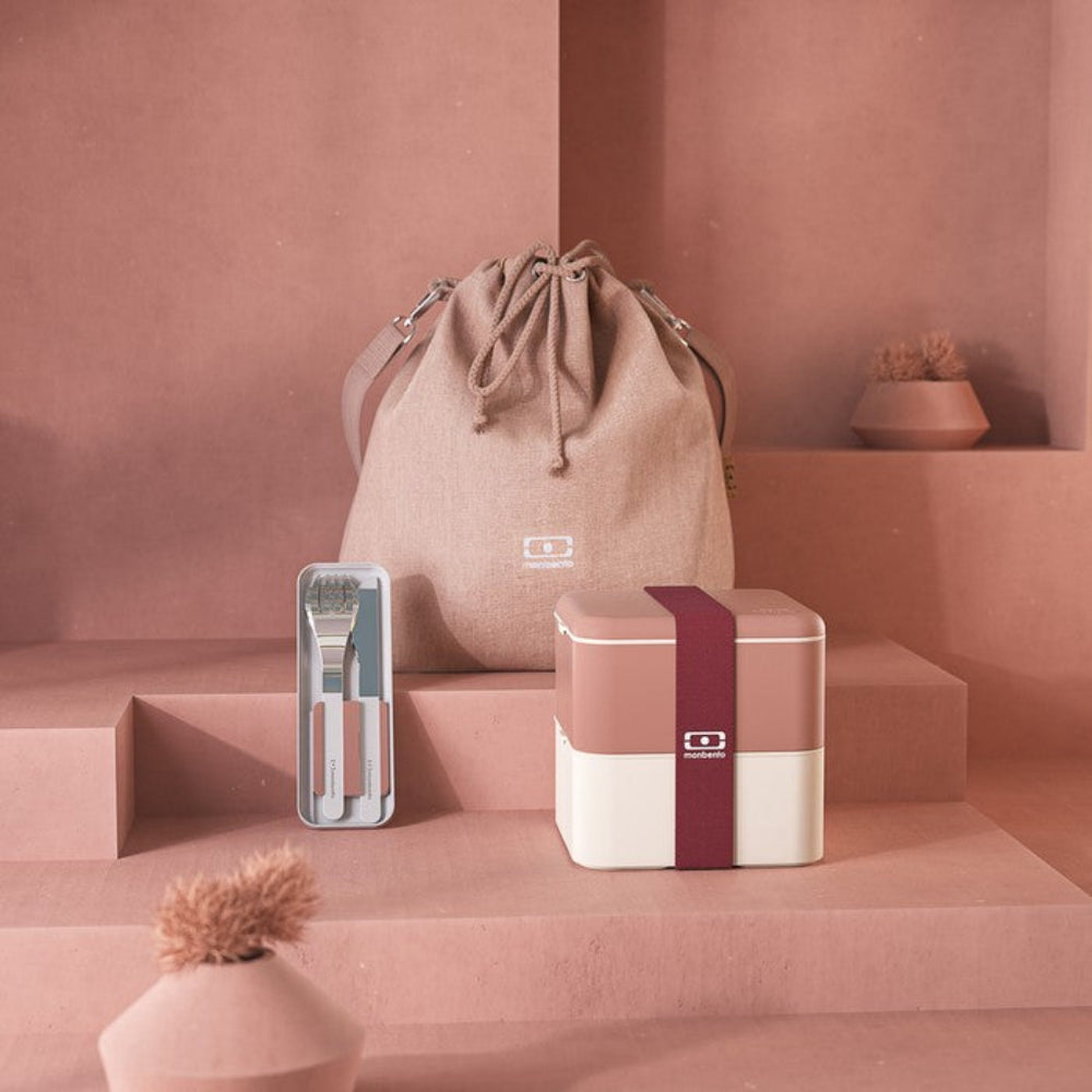 Monbento Square Pink Moka – francuski lunchbox 1,7 l z dwoma pojemnikami i separatorem. Szczelny, trwały i bez BPA. Idealny do pracy, szkoły i podróży, kolor: różowy