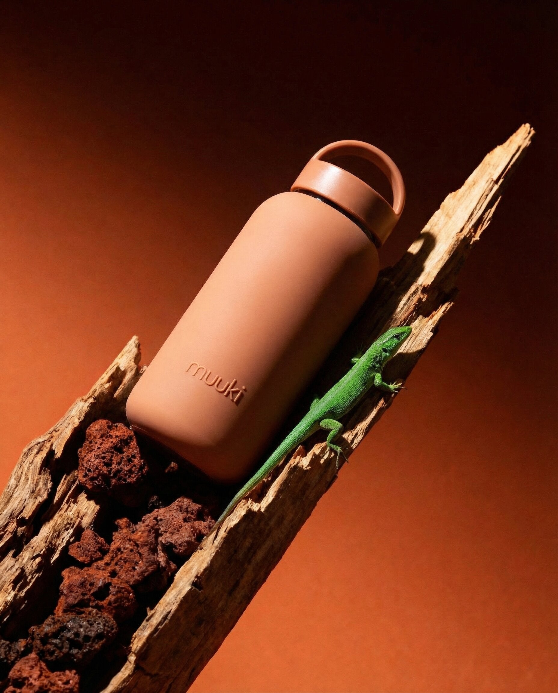 Muuki Daily Bottle 720 ml – ekologiczna butelka na wodę w kolorze glinianym