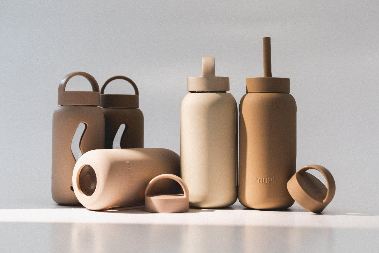 Szklana butelka motywacyjna Muuki 0,72 l w ziemistym odcieniu Canyon Clay