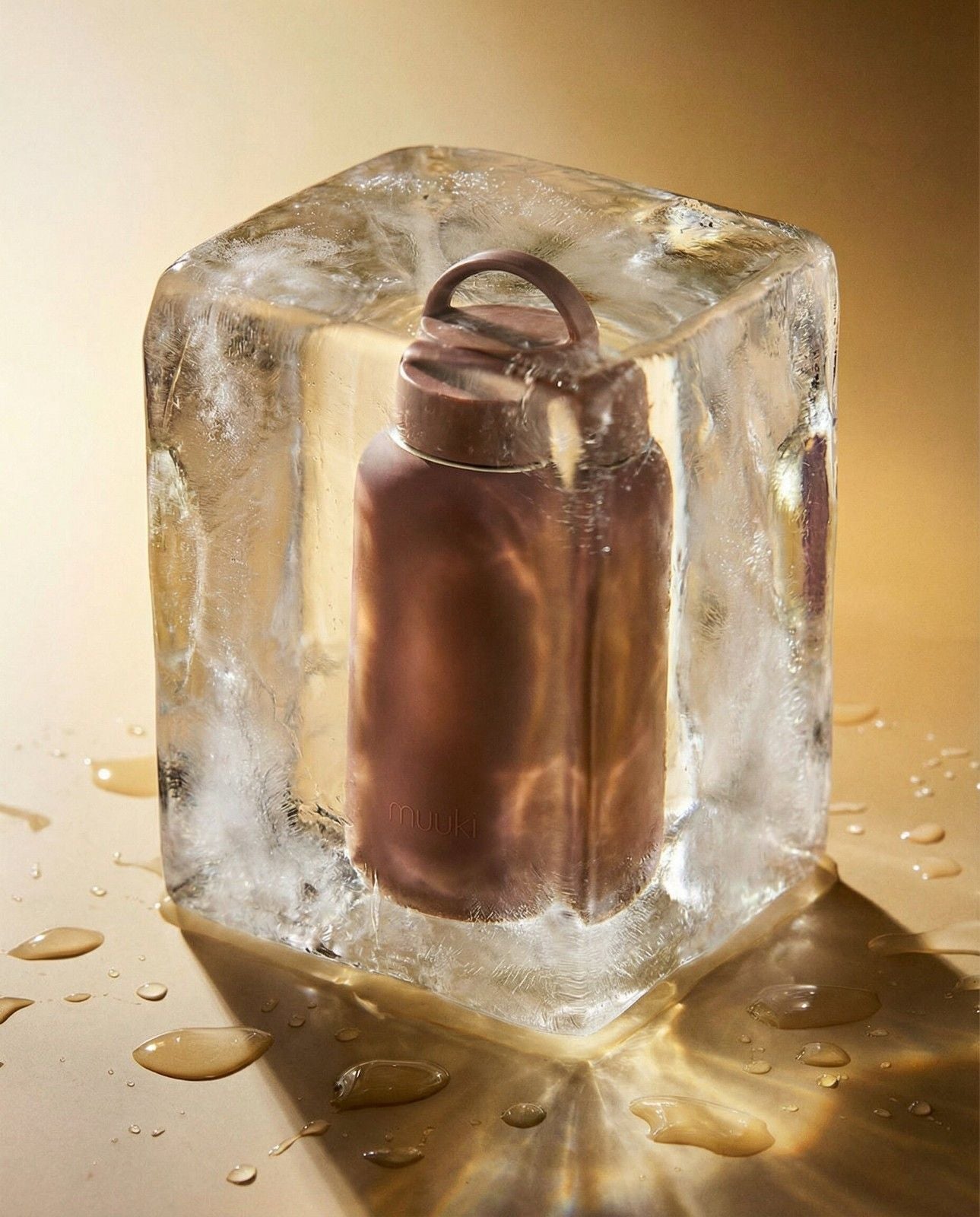 Muuki Daily Bottle Chocolate Plum – butelka motywacyjna ze szkła borokrzemowego