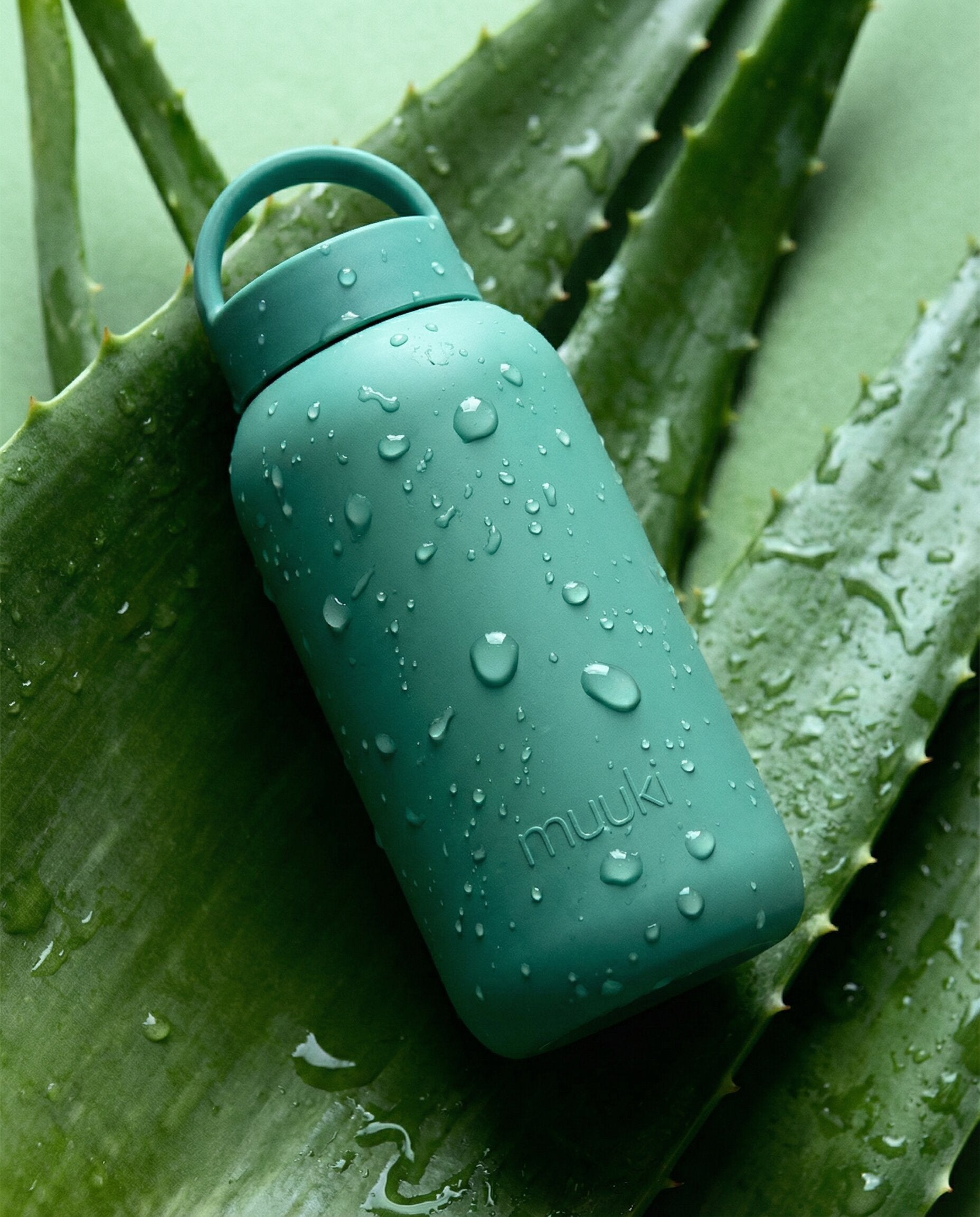 Butelka Muuki 720 ml w kolorze zieleni – bezpieczne i higieniczne szkło borokrzemowe