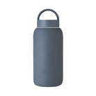 Muuki Smoke Grey 720 ml – minimalistyczna butelka w szarym silikonowym etui