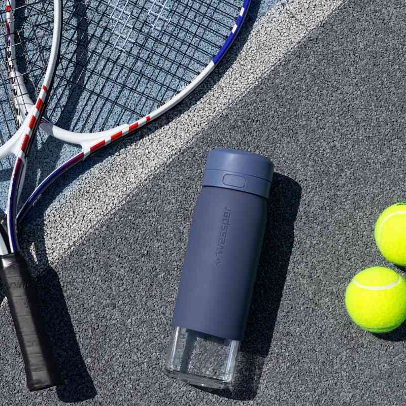 Wessper B2 GLASS Actitex™ 700 ml – szklana butelka filtrująca, redukuje chlor, szczelna, z licznikiem filtra, niebieska