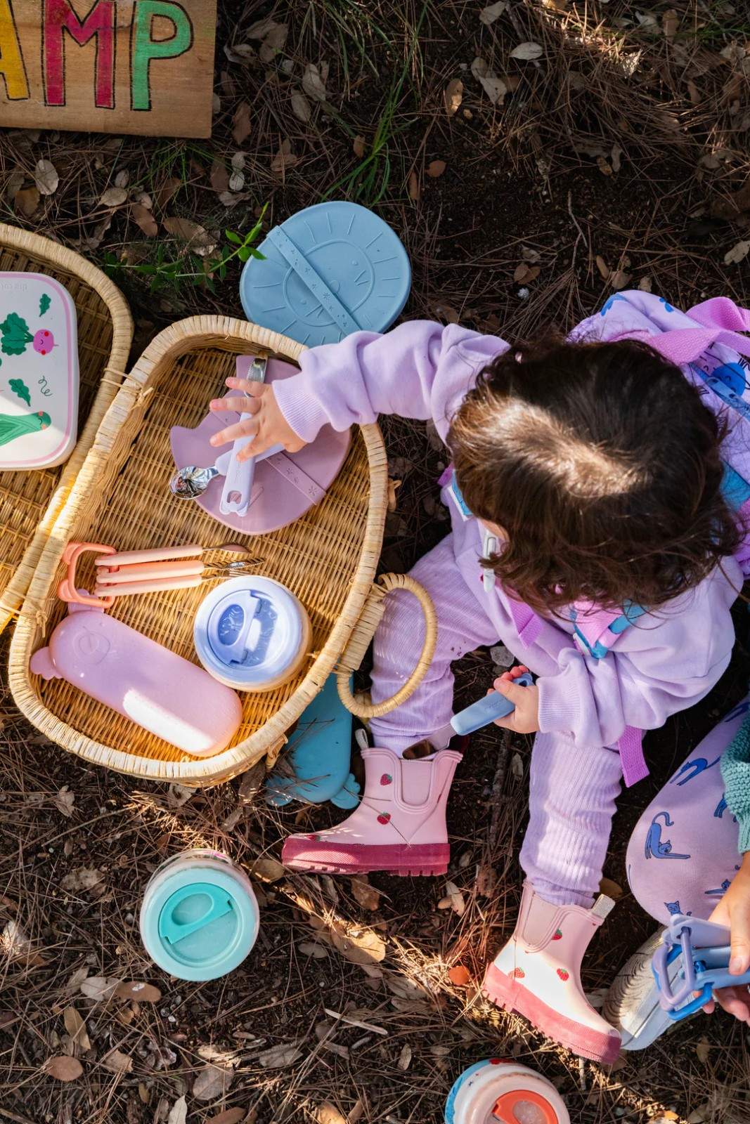 Kolorowy zestaw sztućców The Cotton Cloud ze stali nierdzewnej z silikonowym etui – idealny do przedszkola, szkoły i na wycieczkę, wzór/kolor: koala/zielony