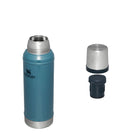 Niebieski termos na kawę i herbatę 0.95 ml Stanley Legendary Classic Hammertone Lake - stal nierdzewna, wytrzymały, do ciepłych i zimnych napojów, do zmywarki, pokrywka z funkcją kubka