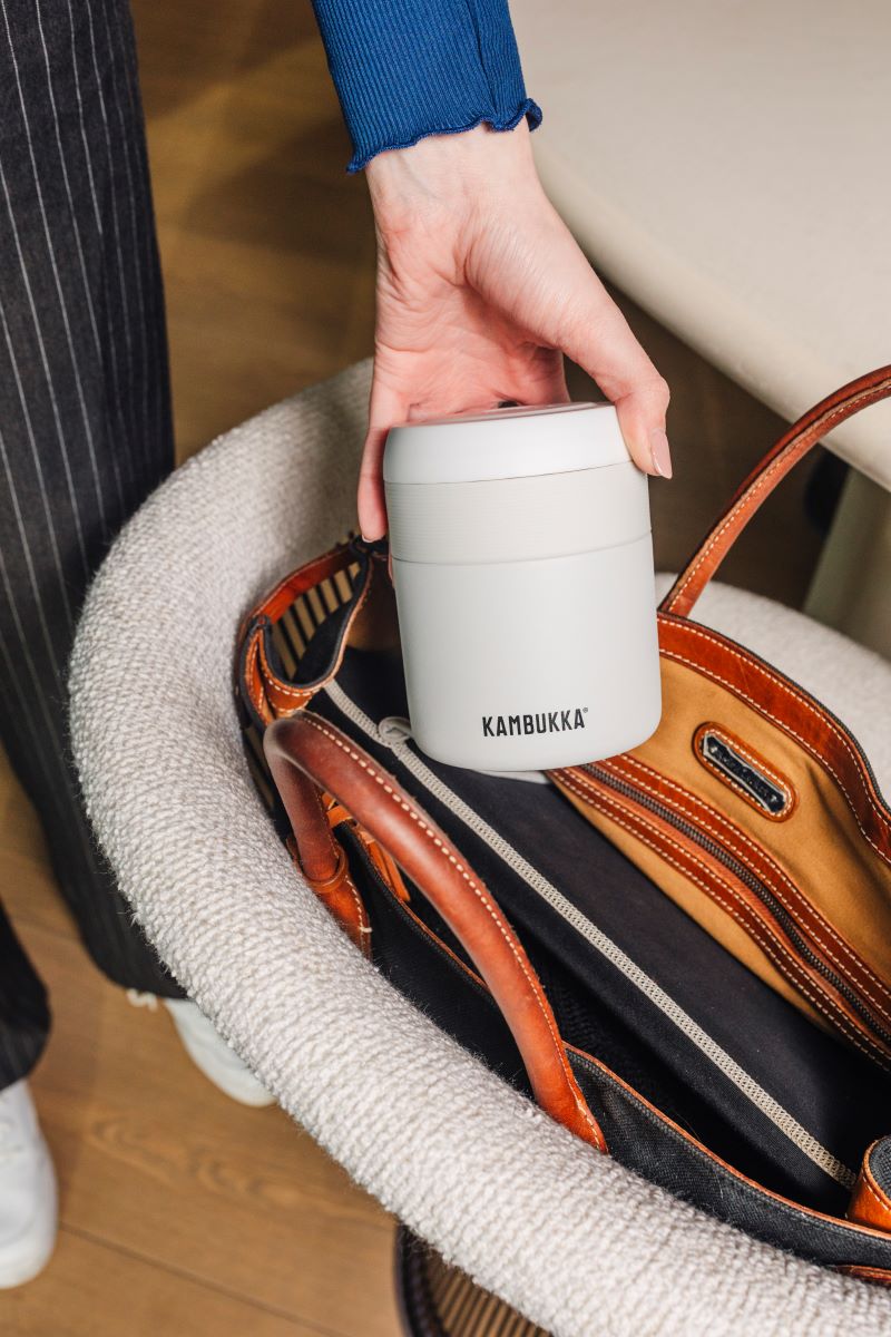 Termos obiadowy Kambukka Chalk White – szczelny, utrzymuje ciepło 9h, łatwe otwieranie, bez BPA, kompaktowy i trwały, kolor: biały