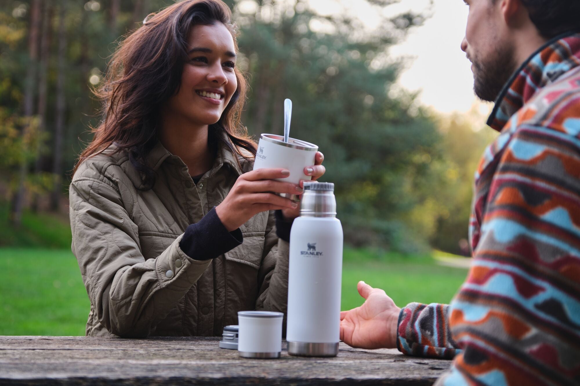 Stanley Adventure – termos obiadowy 350 ml wolny od BPA w kolorze białym