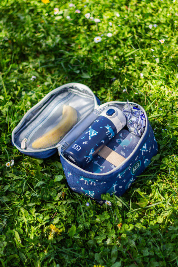 Torba termiczna Monbento Frosty Wolf – 5L pojemności, izolacja, łatwe otwieranie, z kieszonką. Na lunch, bidon i przekąski, wzór: wilki