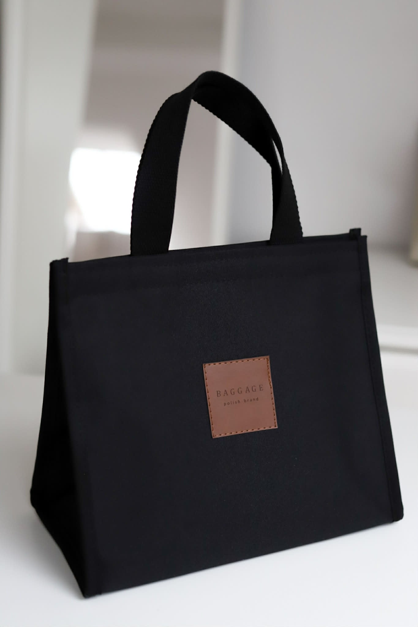 Czarna torba termiczna na lunch Baggage o klasycznym, jednolitym kolorze