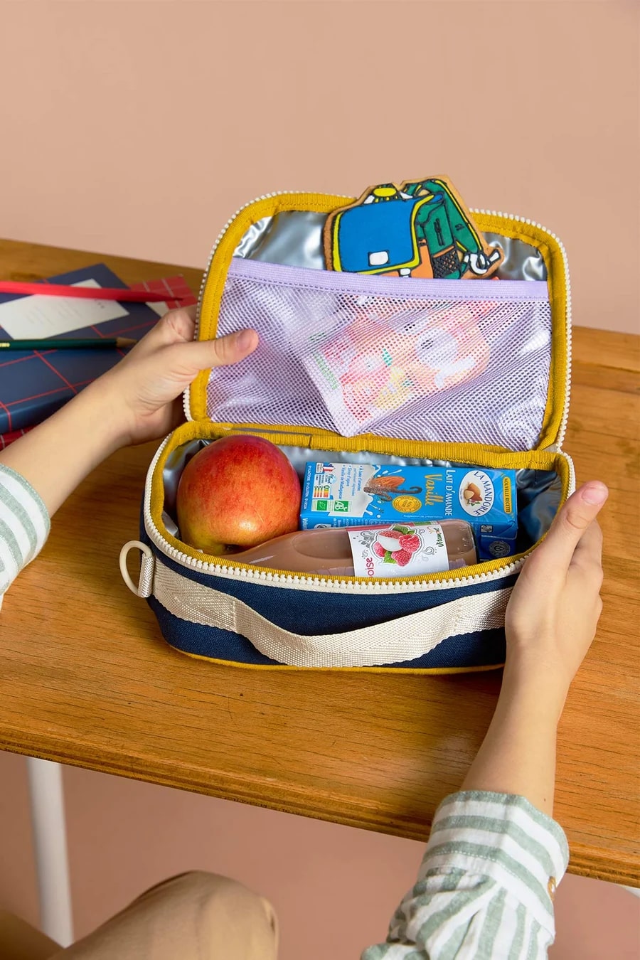 Torba termiczna z paskiem Elsa Hindbag - wygodna, eko, trwala, w stylu retro, izolacja termiczna, 100% bawełna organiczna, kolor: fioletowy