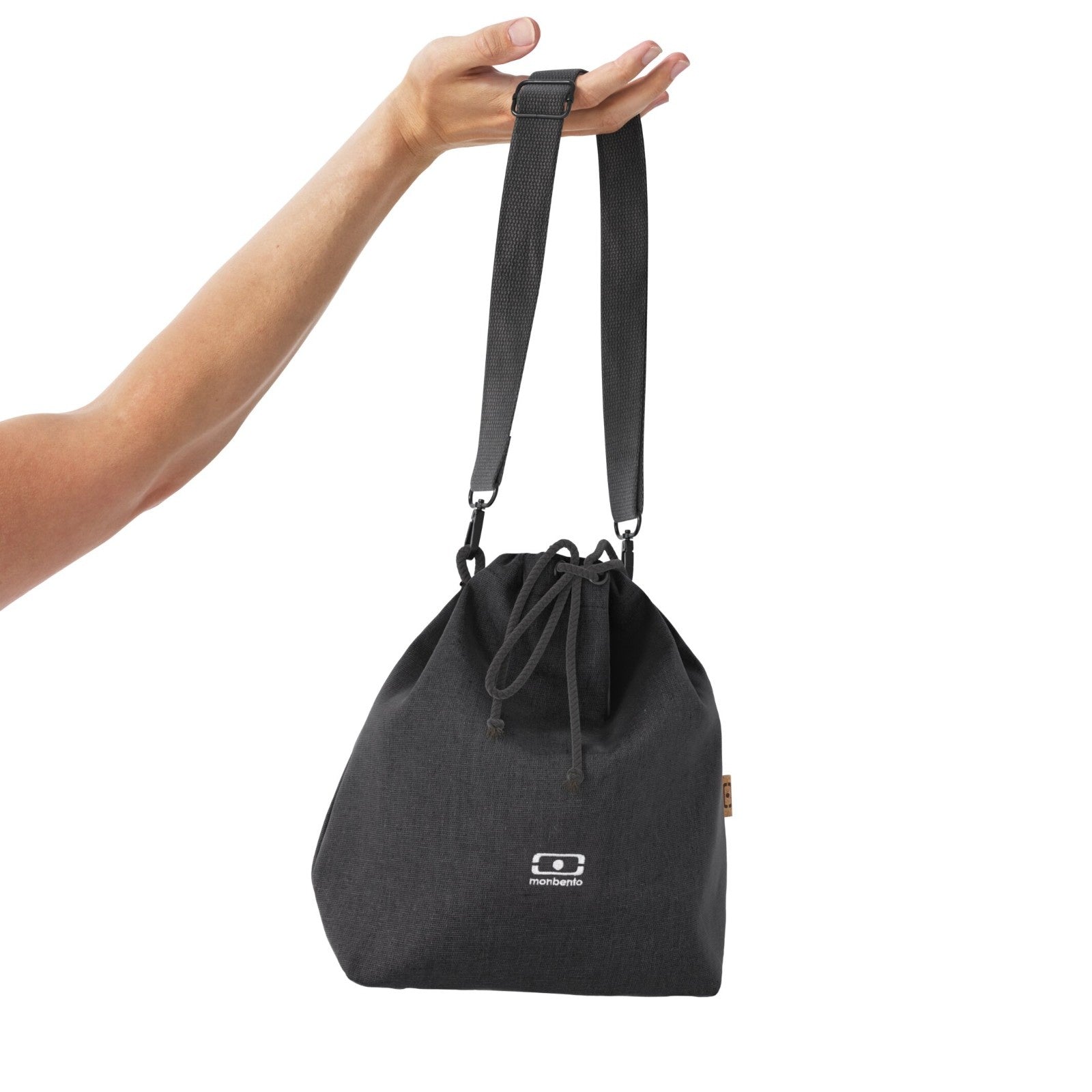 Czarna matowa torba termiczna na lunchbox Monbento Lunchbag z paskiem