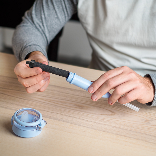 Wessper ActiveMax Blue tritanowa butelka filtrująca 680 ml – filtr węglowy usuwa chlor, ze słomką, bez BPA, szczelna, stylowa, ekologiczna, kolor: niebieska