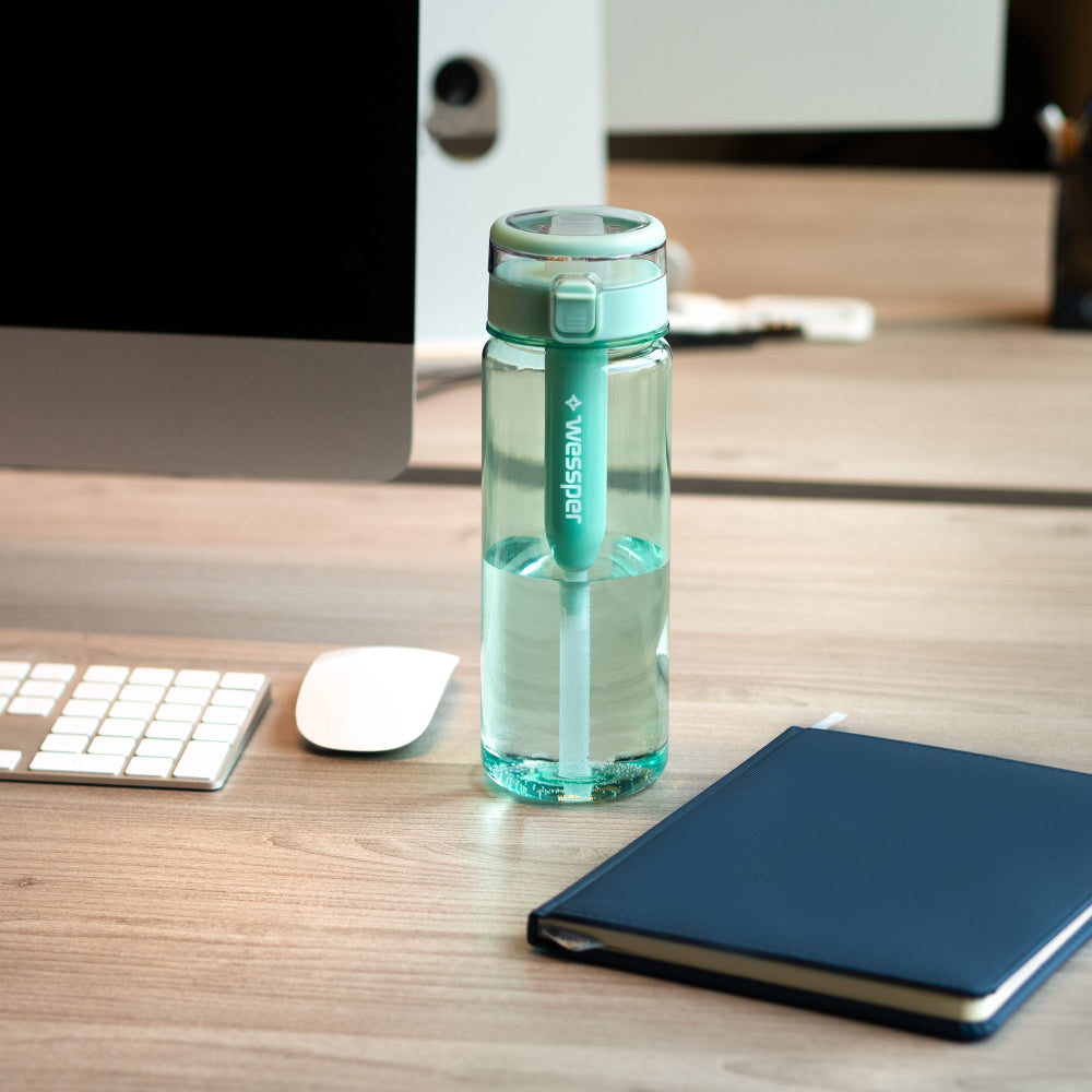 Wessper ActiveMax Mint tritanowa butelka filtrująca 680 ml – filtr węglowy usuwa chlor, ze słomką, bez BPA, szczelna, stylowa, ekologiczna, kolor: zielona