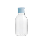 Butelka na wodę i smoothie RIG-TIG DRINK IT Light Blue - 500 ml, tritanowa, lekka, szczelna i ekologiczna. Minimalistyczna butelka wielorazowa w niebieskim odcieniu, z szerokim wlewem.