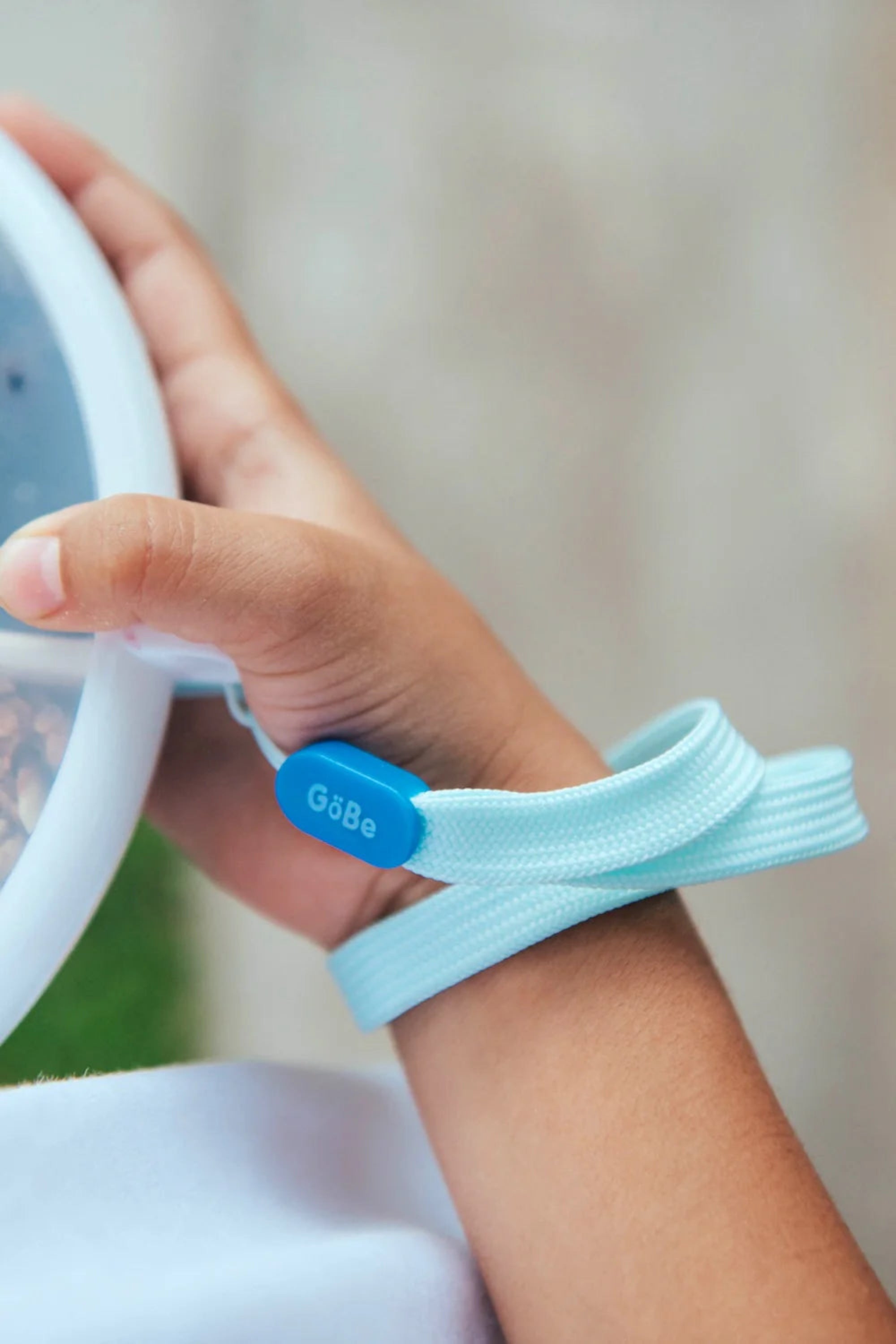 GOBE Hand Strap uchwyt do pojemnika w kolorze Macaron - niebieski uchwyt do mocowania z pętlą transportową, ułatwiający dzieciom noszenie przekąsek, bez BPA