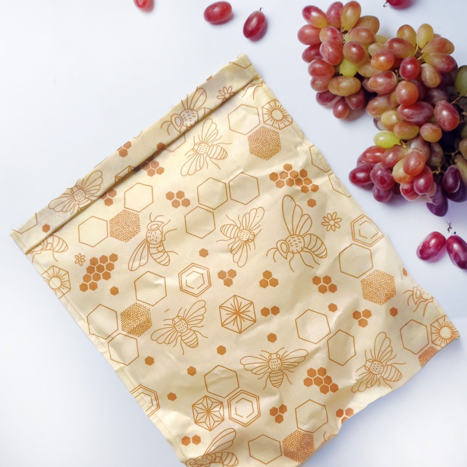 Woreczek na żywność BeePack Bees – wielorazowe opakowanie z bawełny,  antybakteryjny, bez plastiku, wzór: pszczoły