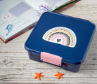 Naklejka tęcza Jabalou, holograficzna i wodoodporna, do personalizacji lunch boxa lub bidonu, trwała i bezpieczna dla dzieci.