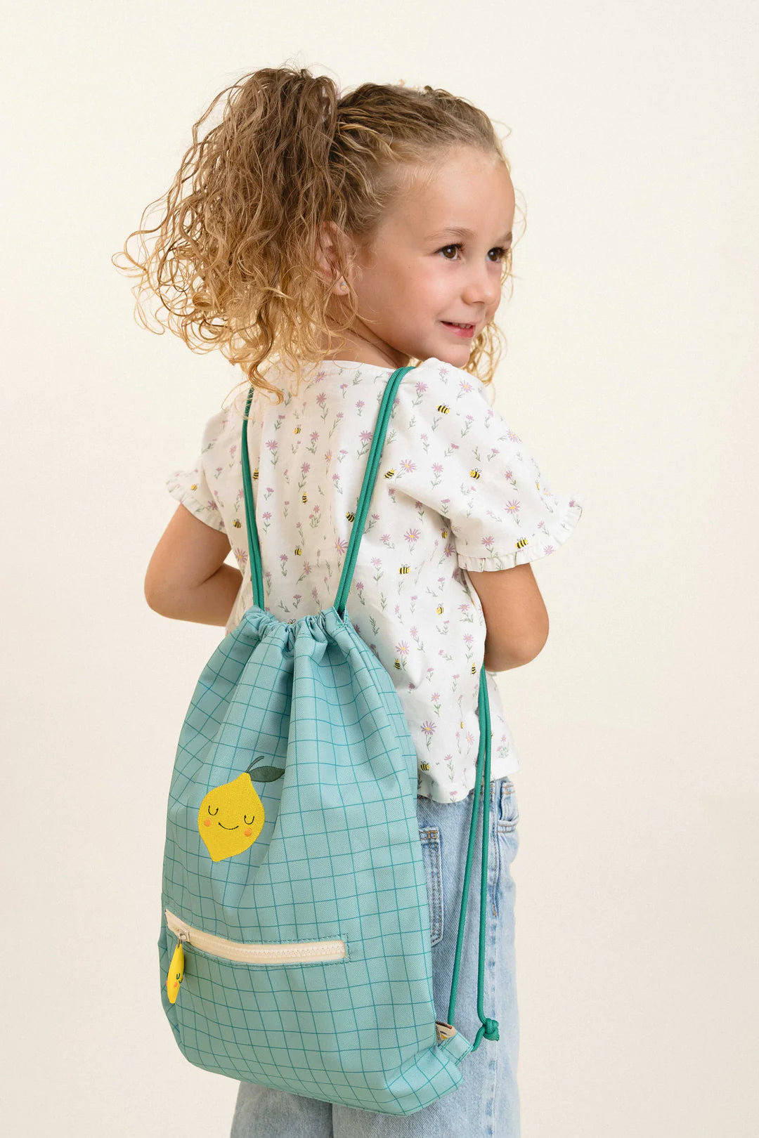 Worek na lunch The Cotton Cloud – ze sznurkami, lekki i pojemny dla dzieci od 3 lat.
