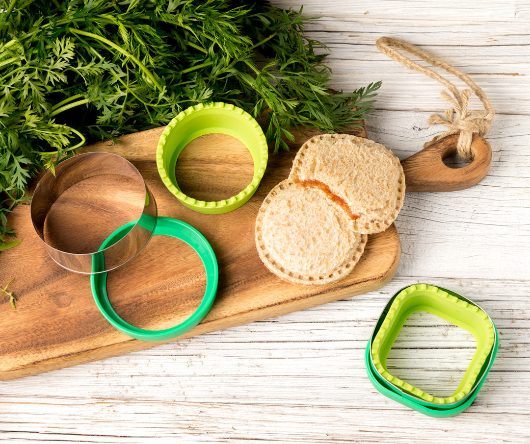 Wykrawacze Lekkabox kółko i kwadrat – zestaw 2 rozmiarów, bezpieczne uchwyty, idealne do owoców, warzyw, kanapek i ciastecze