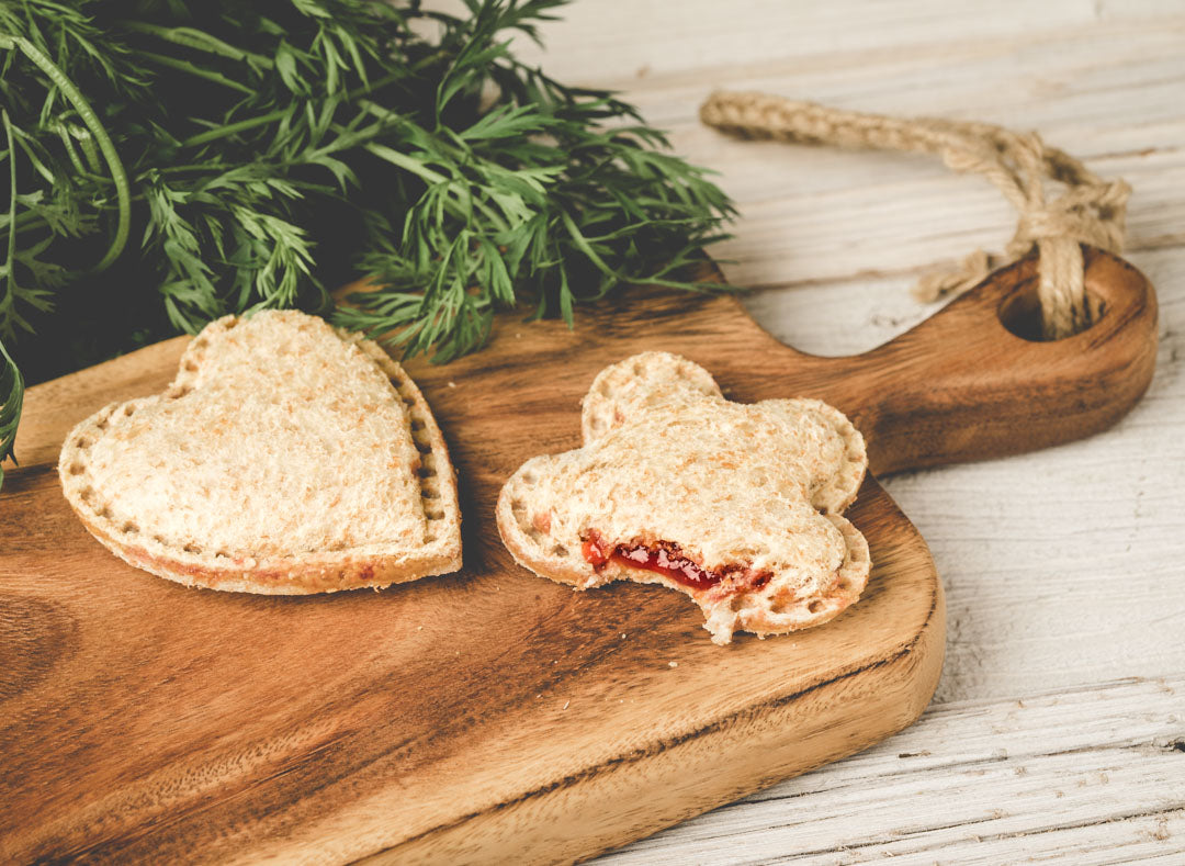 Wykrawacze Lekkabox kwiat i serce – zestaw 2 rozmiarów, bezpieczne uchwyty, idealne do owoców, warzyw, kanapek i ciasteczek