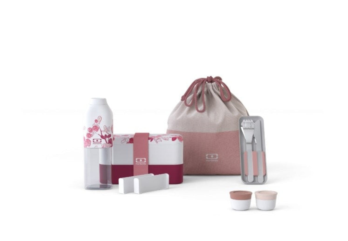 Monbento Gift Box Magnolia – zestaw prezentowy, lunchbox 1 L, butelka 0,5 L i torba, zestaw sztućców, szczelny, stylowy i idealny na prezent, kolor: różowy