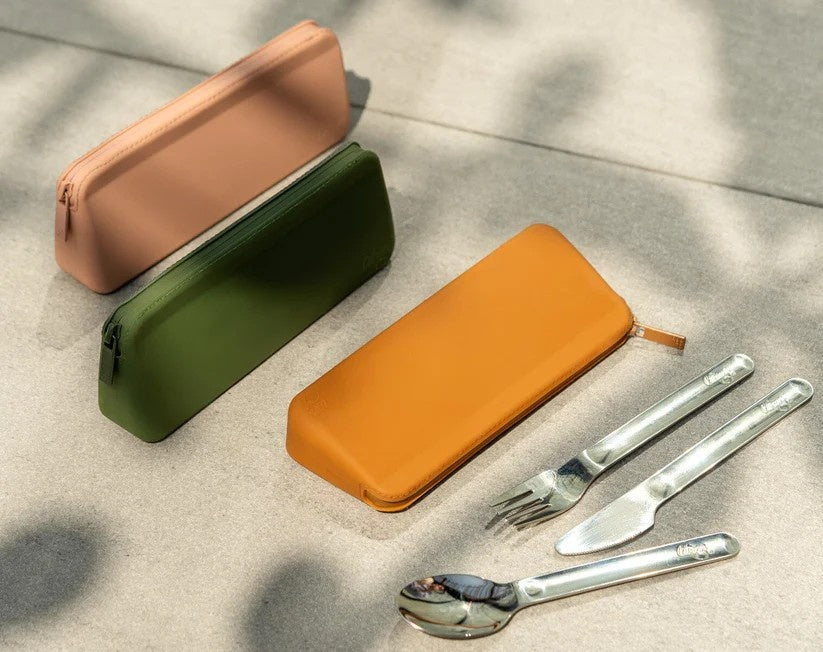 Zestaw sztućców Citron Blush Pink dla dzieci i dorosłych – stal nierdzewna, silikonowe etui, kompaktowy i bez BPA