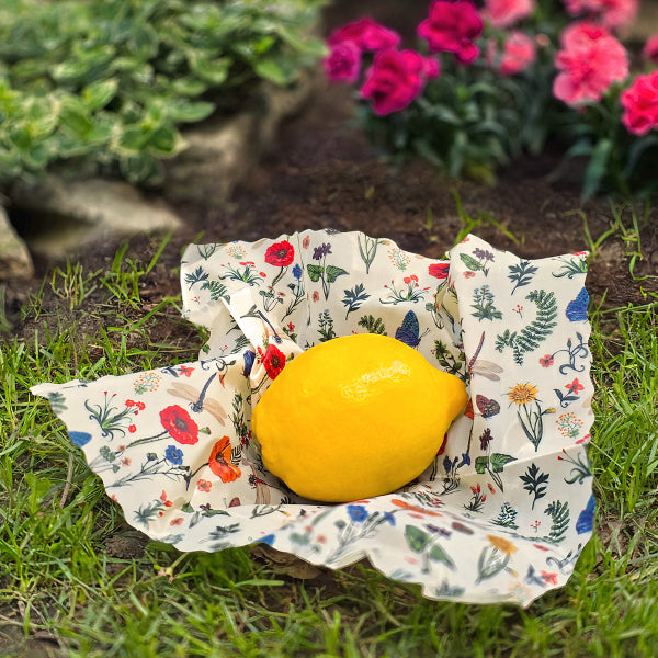 Zestaw woskowijek do kanapek BeePack®  – ekologiczne, wielorazowe opakowania na żywność z naturalnych materiałów, zero plastiku, wzór: łąka