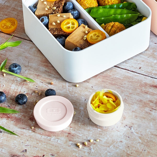 MONBENTO TEMPLE S, dwa pojemniczki na sos, White / Pink Monbento Lunch Boxes & Totes | TwójLunchBox