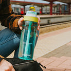 Bidon ze słomką Kambukka Lagoon 750 ml Candy Dance – tritan, słomka do ostatniej kropli, schowany ustnik, lekka, szczelna, bez BPA, idealna na rower i siłownię, kolor: turkusowy