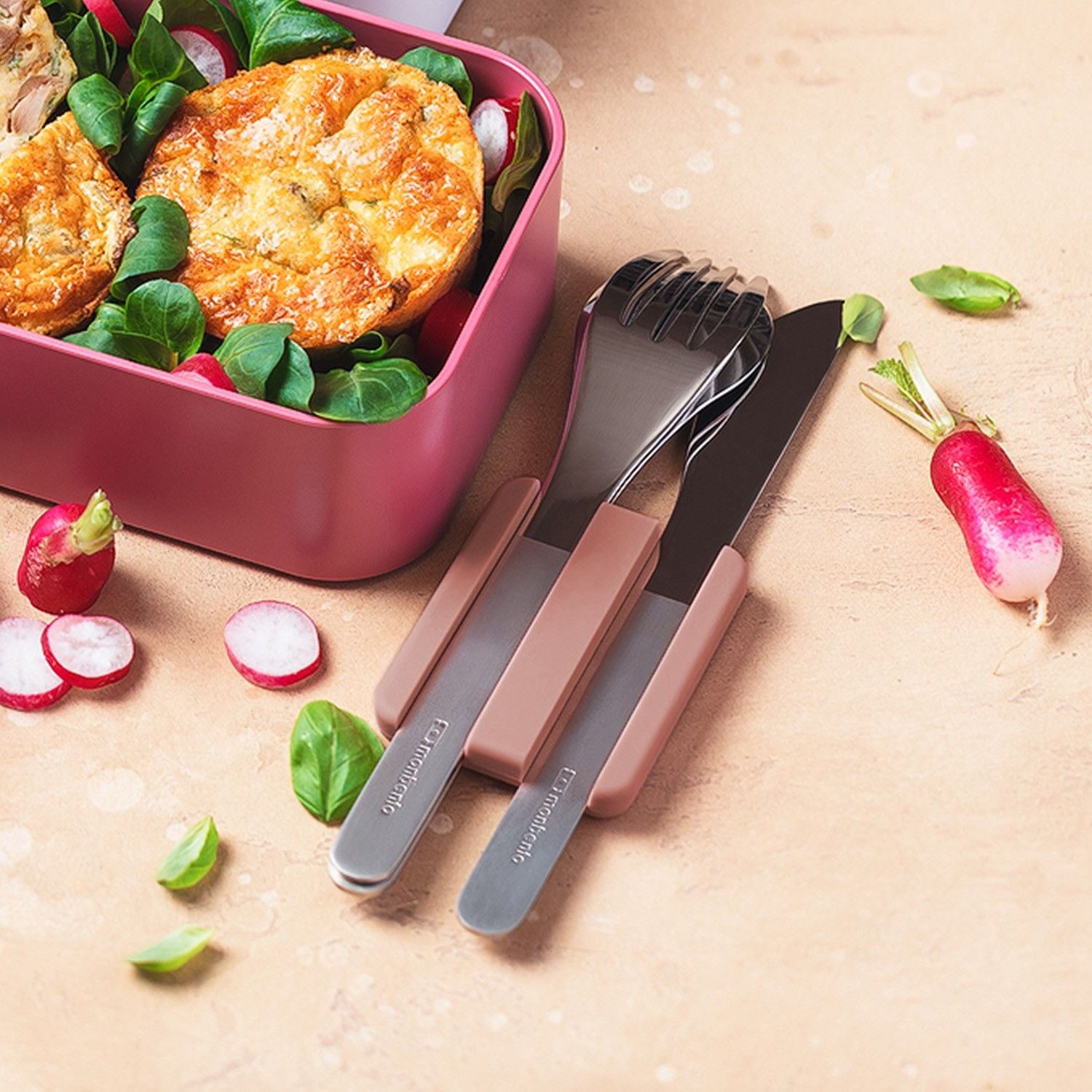Monbento Slim Box Pink Moka – stalowe, kompaktowe sztućce w etui, idealne do lunchboxa i podróży, kolor: różowy
