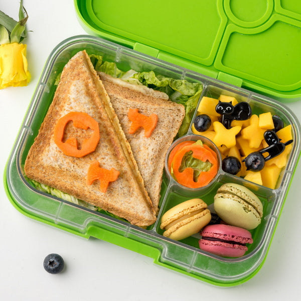Lekkabox Koty – zestaw 6 mini widelczyków z motywem kotów, idealne do bento boxów, owoców, warzyw i przekąsek dla dzieci.